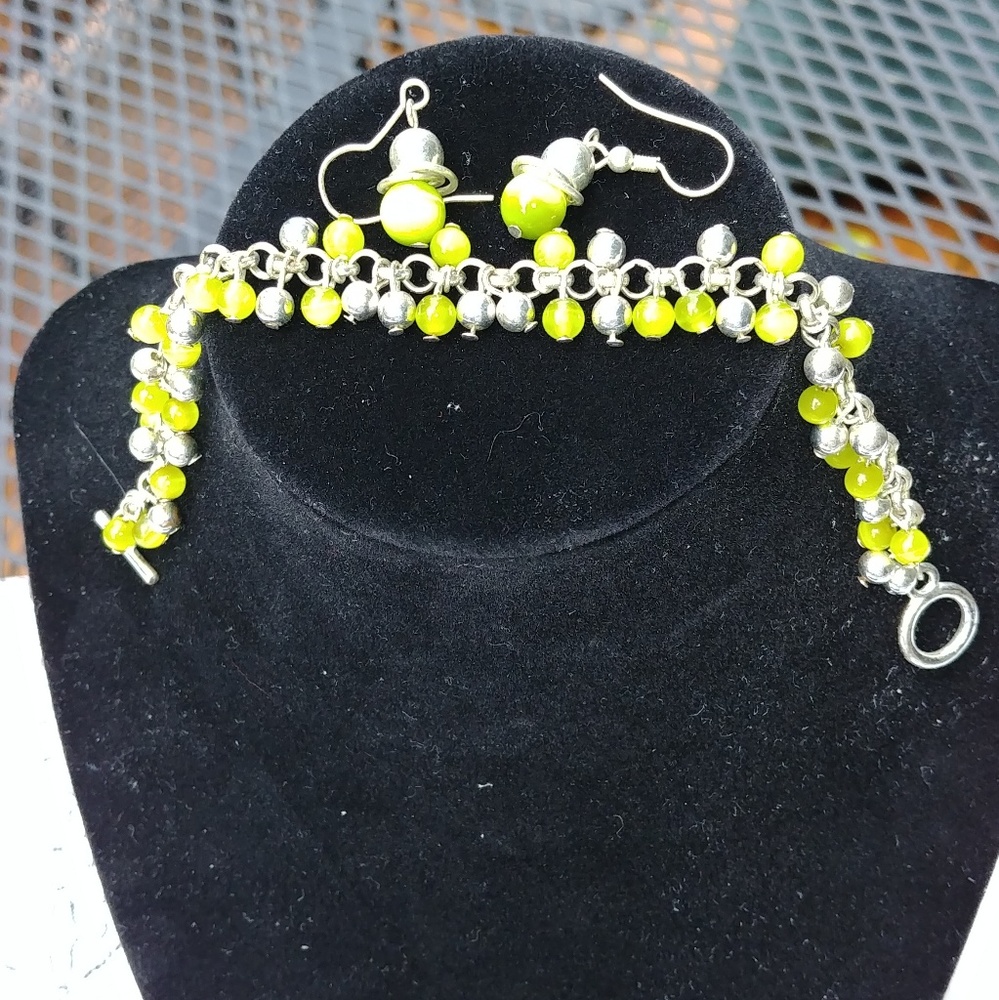 Chatruese lime green silver set
